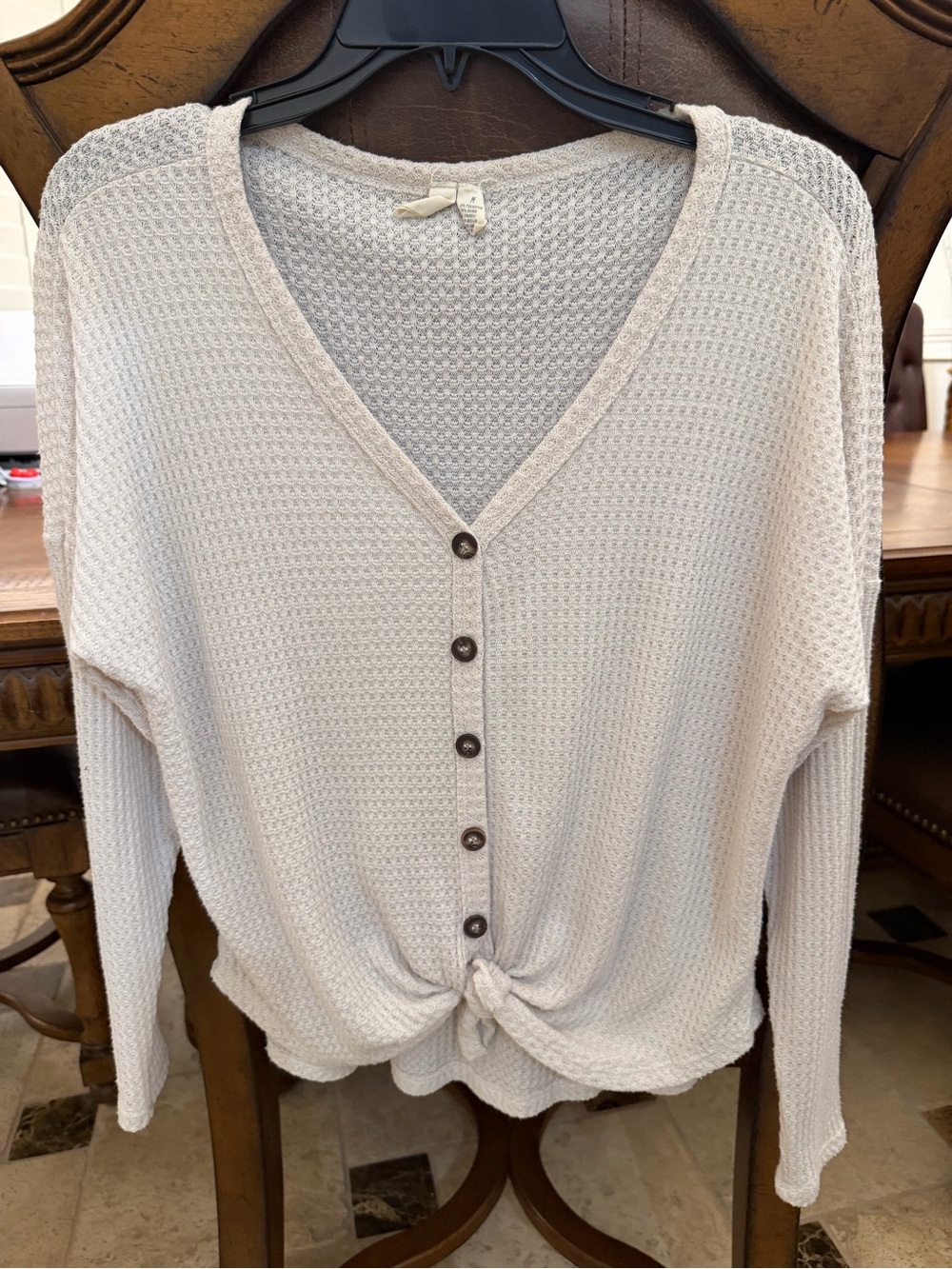 Women’s Cream Knit Button-Front Tie-Hem long sleeve shirt